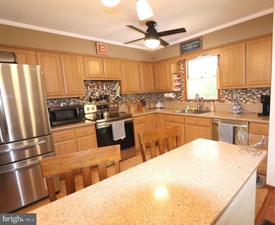 /international/us/3901-stoneybrook-road-white-plains-md-110099204410/