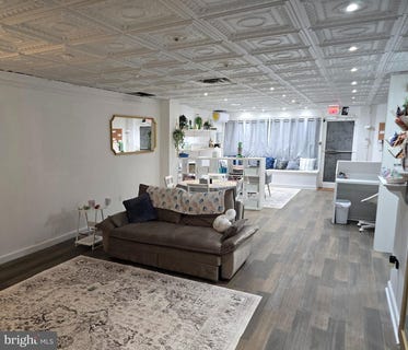 /international/us/77-w-broad-street-bethlehem-pa-110101392281/