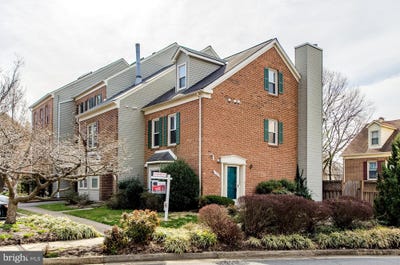 /international/us/7589-chrisland-cove-falls-church-va-110109801846/