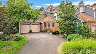 /international/us/9-inverness-court-monroe-nj-110100893086/