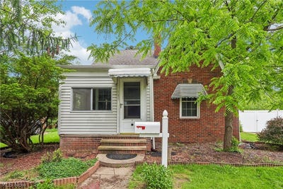 /international/us/6595-york-road-parma-heights-oh-110108340523/