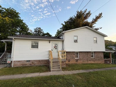 /international/us/119-pershing-avenue-mabscott-wv-110108423301/