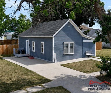 /international/us/218-w-maple-street-bucklin-ks-110108240102/