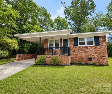 /international/us/405-isom-street-lancaster-sc-110108302846/
