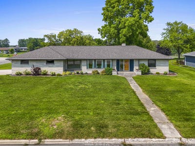 /international/us/325-w-greenfield-avenue-algoma-wi-110101344742/