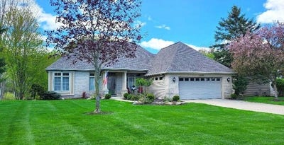 /international/us/1698-oakleigh-woods-drive-nw-grand-rapids-mi-110107762081/