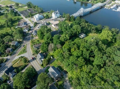 /international/us/23-main-street-east-haddam-ct-110104912730/