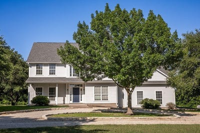 /international/us/8660-cedar-hill-road-brenham-tx-110108906788/