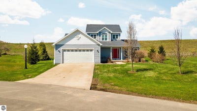 /international/us/7031-applewood-drive-charlevoix-mi-110107982735/