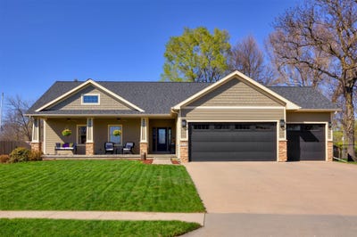 /international/us/5570-sunburst-drive-pleasant-hill-ia-110098777549/