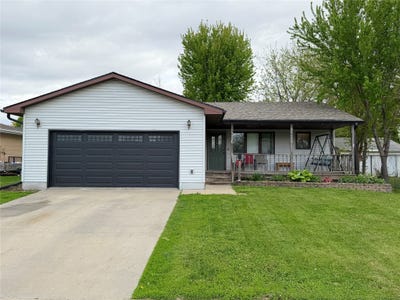 /international/us/716-s-5th-avenue-e-newton-ia-110107542305/