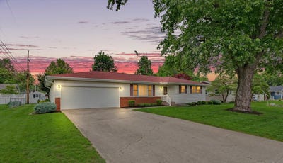/international/us/204-douglas-drive-tuscola-il-110107953894/