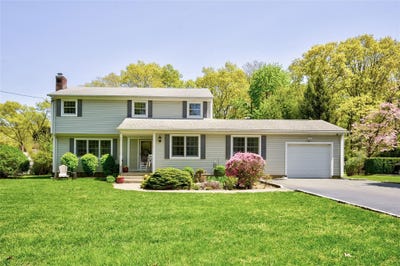 /international/us/55-hillside-avenue-saint-james-ny-110099300825/