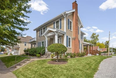 /international/us/314-e-washington-st-pittsfield-il-110110303698/