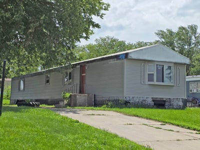 /international/us/2404-n-8th-st-red-oak-ia-110108938132/