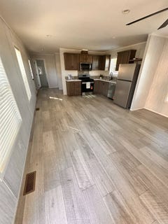 /international/us/10601-hulser-rd-utica-ny-110109395005/