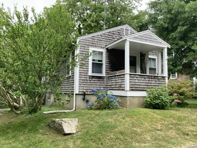 /international/us/9-cricket-lane-woods-hole-ma-110107061696/