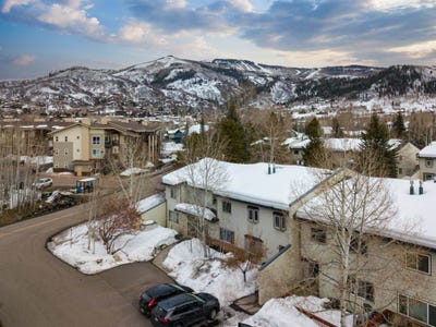 /international/us/3-cedar-court-steamboat-springs-co-110098061416/