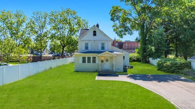 /international/us/5-hawkins-avenue-smithtown-ny-110108505427/