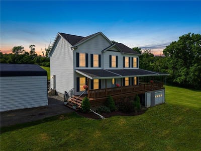 /international/us/4089-newtown-road-burdett-ny-110108917320/