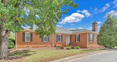/international/us/100-carriage-way-lynchburg-va-110108843828/