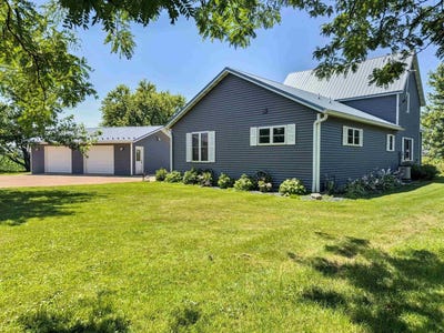 /international/us/102351-huckleberry-road-colby-wi-110101215240/