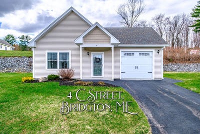 /international/us/4-c-street-bridgton-me-110107466052/