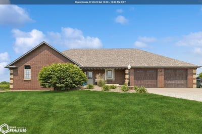/international/us/1191-illinois-drive-knoxville-ia-110101093849/