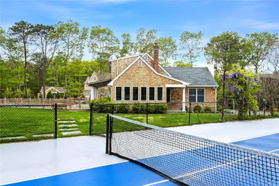 /international/us/3-arbutus-road-quogue-ny-110097963755/