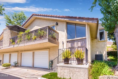 /international/us/15-sparrowhawk-lane-oak-park-ca-110101093442/