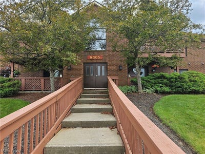 /international/us/8605-scenicview-drive-broadview-heights-oh-110108884127/