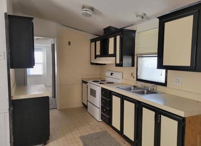 /international/us/212-e-5th-ave-winfield-ks-110108539311/