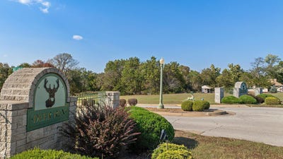 /international/us/deer-run-drive-lot-4-nevada-mo-110107981490/