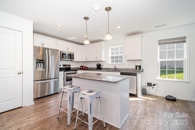 /international/us/1026-baileys-chapel-road-advance-nc-110100685889/