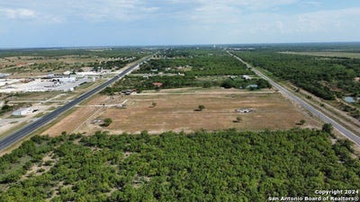 /international/us/4303-us-highway-83-crystal-city-tx-110093444888/