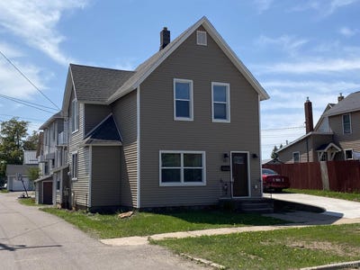 /international/us/313-n-pioneer-avenue-negaunee-mi-110107434673/