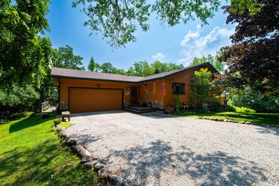/international/us/27130-89th-st-salem-lakes-wi-110106072691/