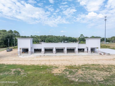 /international/us/2433-rice-capital-parkway-crowley-la-110105416849/