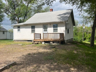 /international/us/702-s-sanborn-chamberlain-sd-110108250501/