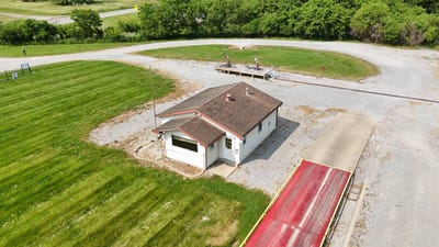 /international/us/12258-hwy-1-mt-carmel-il-110097930516/