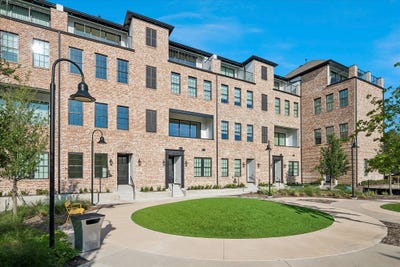 /international/us/6005-laurel-lane-addison-tx-110108503655/