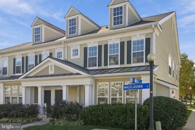 /international/us/20245-macglashan-terrace-ashburn-va-110120834531/