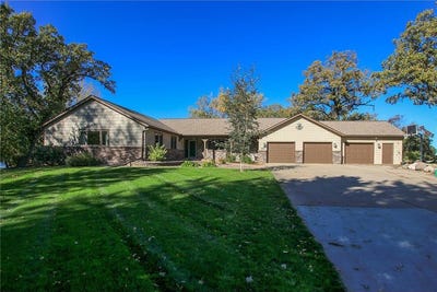 /international/us/660-lakewood-drive-sw-hutchinson-mn-110102971121/