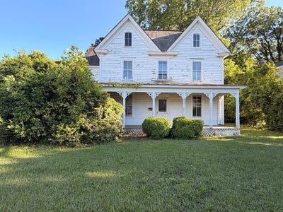 /international/us/104-market-st-onancock-va-110108398892/