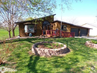 /international/us/107-4th-street-ne-state-center-ia-110107510334/