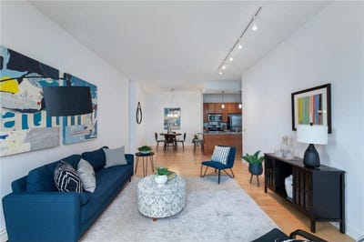 /international/us/215-7th-street-ne-minneapolis-mn-110100246488/