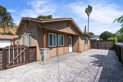 /international/us/111-everett-street-moorpark-ca-110107334180/