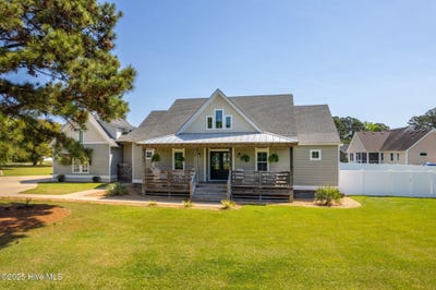 /international/us/102-somerset-court-point-harbor-nc-110100379889/