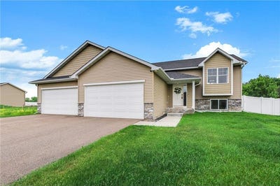 /international/us/18532-salem-street-nw-elk-river-mn-110108753275/