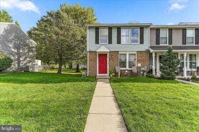 /international/us/2628-barclay-street-coatesville-pa-110120581080/